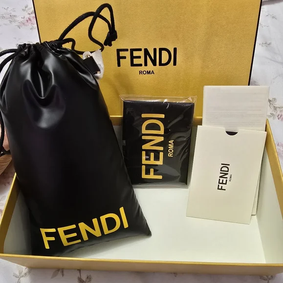 FENDI Fendigraphy Geometric Sunglasses Unisex - Picture 11 of 15